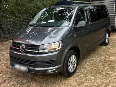 Gebraucht VW Multivan 102 PS (75 kW) 2018 Grau Van / Kleinbus