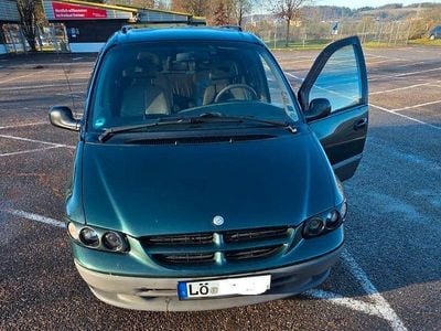 Gebraucht Chrysler Voyager 158 PS (116 kW) 1998 Grün Van / Kleinbus