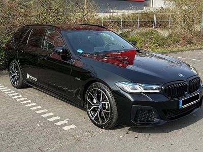 Gebraucht BMW 530e Performance 292 PS (214 kW) 2024 Schwarz Limousine