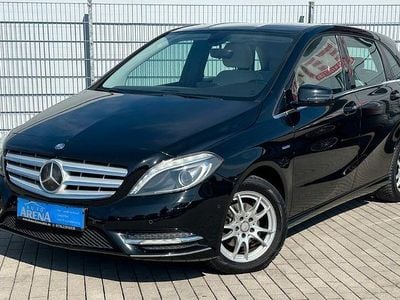 Gebraucht Mercedes B180 122 PS (89 kW) 2012 Schwarz Van / Kleinbus