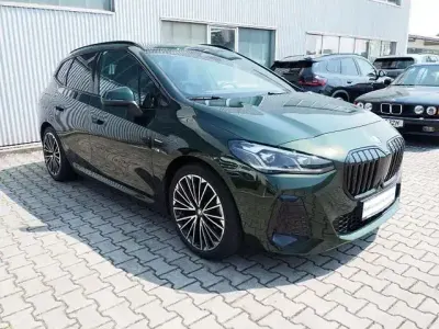 Gebraucht BMW 218 Active Tourer M Sport 136 PS (100 kW) 2025 Grün Van / Kleinbus