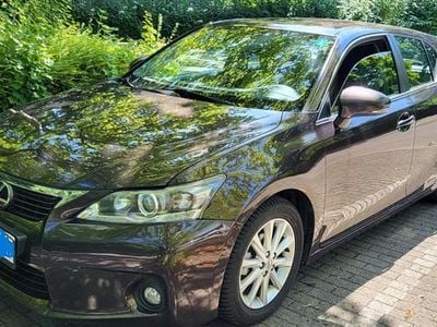 Lexus CT200h