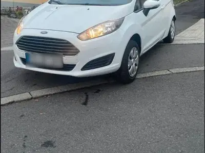 Gebraucht Ford Fiesta SYNC Edition 82 PS (60 kW) 2014 Weiß Kleinwagen