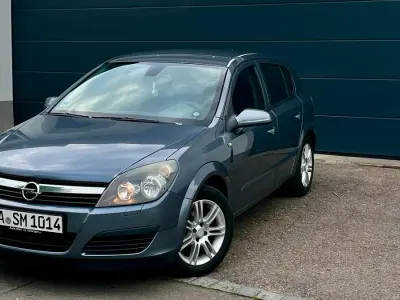 Gebraucht Opel Astra 77 PS (56 kW) 2007 Grau Limousine