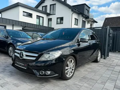 Gebraucht Mercedes B220 170 PS (125 kW) 2013 Schwarz Kleinwagen