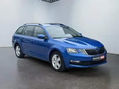 Gebraucht Skoda Octavia Ambition 116 PS (85 kW) 2019 Race blue metallic Kombi