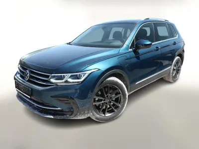 Gebraucht VW Tiguan Elegance 245 PS (180 kW) 2021 Nightshade blue metallic SUV