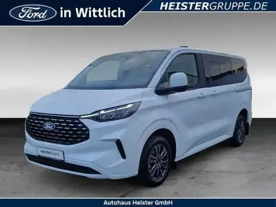 Gebraucht Ford Tourneo Custom Titanium 136 PS (100 kW) 2025 Weiß Van