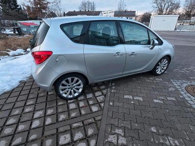 Gebraucht Opel Meriva 100 PS (73 kW) 2011 Silber Van / Kleinbus