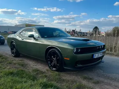 Gebraucht Dodge Challenger SXT 309 PS (227 kW) 2021 Grün Coupé