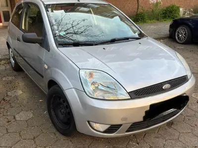 Gebraucht Ford Fiesta 68 PS (50 kW) 2005 Silber Kleinwagen