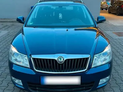 Gebraucht Skoda Octavia Ambiente 160 PS (117 kW) 2010 Blau Kombi