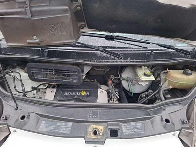 Gebraucht Renault Trafic 101 PS (74 kW) 2003 Van / Kleinbus
