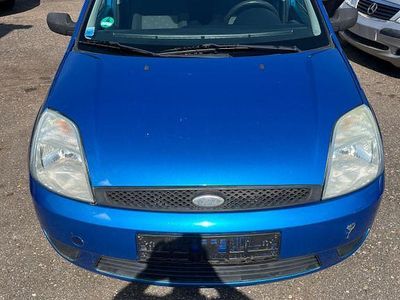 Second-hand Ford Fiesta Viva 69 CP (50 kW) 2005 Albastru Hatchback