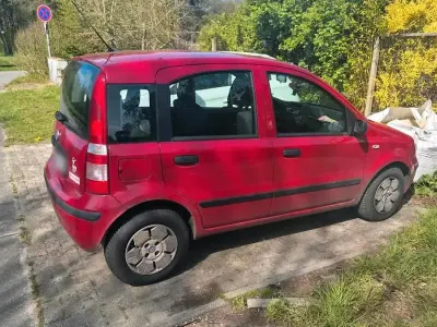 Używany Fiat Panda 54 KM (39 kW) 2009 Czerwony Hatchback