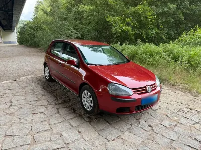 Gebraucht VW Golf V 115 PS (84 kW) 2005 Rot Kleinwagen
