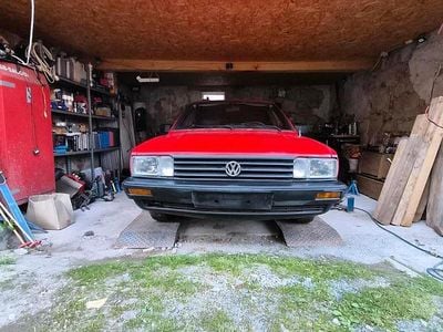 Gebraucht VW Passat 72 PS (52 kW) 1987 Rot Kleinwagen
