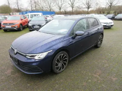 Gebraucht VW Golf VII Life 131 PS (96 kW) 2020 Blau