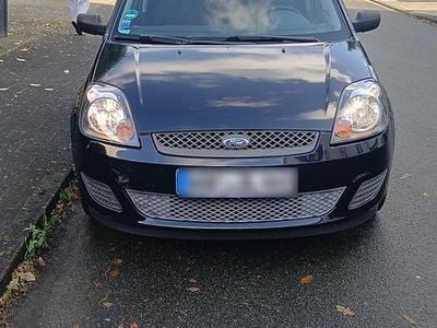 Gebraucht Ford Fiesta 69 PS (50 kW) 2006 Blau Kleinwagen