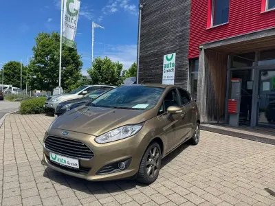 Gebraucht Ford Fiesta Titanium 95 PS (69 kW) 2013 Braun Limousine