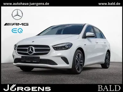 Używany Mercedes B250e Progressive 160 KM (117 kW) 2021 Biały Minivan
