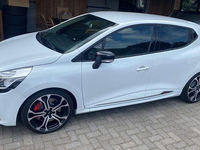 Second-hand Renault Clio IV Trophy 220 CP (161 kW) 2016 Alb Hatchback