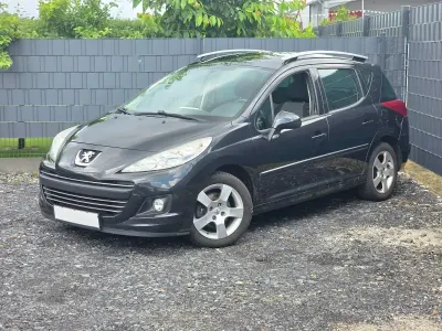 Gebraucht Peugeot 207 Premium 111 PS (81 kW) 2010 Schwarz Kombi