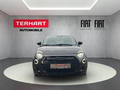 Gebraucht Fiat 500e Icon 86 kW (118 PS) 2022 Colore esterno (onyx schwarz) Kleinwagen