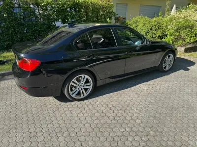 Gebraucht BMW 320 184 PS (135 kW) 2014 Schwarz Limousine