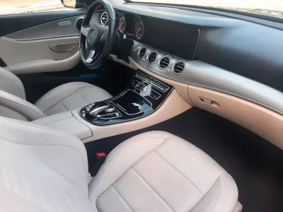Gebraucht Mercedes E220 194 PS (142 kW) 2016 Schwarz Limousine