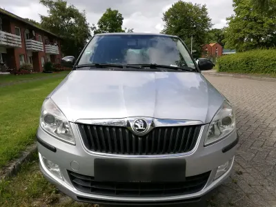 Gebraucht Skoda Fabia 75 PS (55 kW) 2014 Silber Limousine