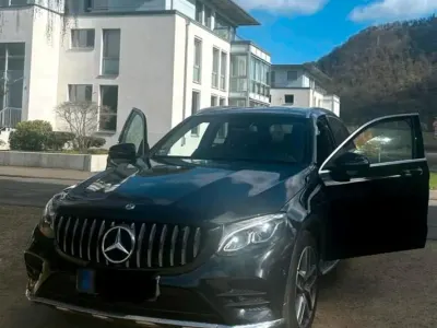 Używany Mercedes GLC250 AMG 211 KM (155 kW) 2018 Czarny SUV