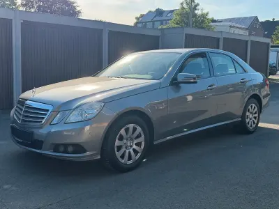Gebraucht Mercedes E250 204 PS (150 kW) 2010 Grau Limousine