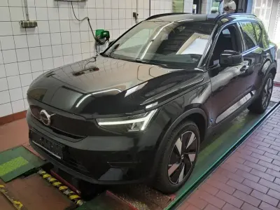 Gebraucht Volvo XC40 Core 175 kW (238 PS) 2024 Schwarz SUV