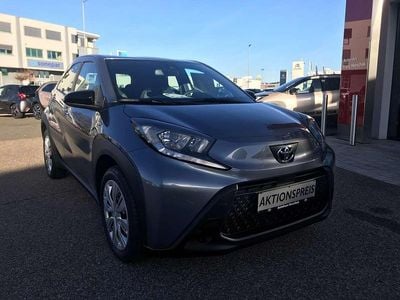Neu Toyota Aygo Business Edition 72 PS (52 kW) 2025 Celestite grey Kleinwagen