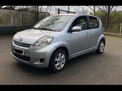 gebraucht Daihatsu Sirion 1,3 Benzin 91 PS