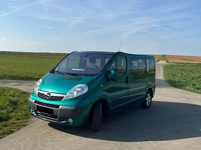 Second-hand Opel Vivaro 114 CP (83 kW) 2006 Verde Monovolum