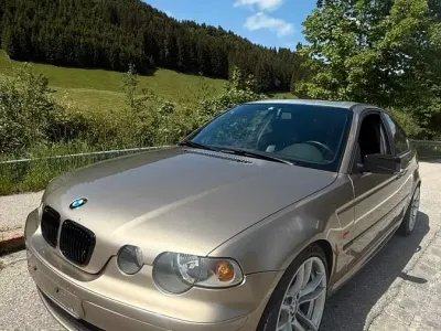 Gebraucht BMW 330 Performance 204 PS (150 kW) 2003 Gold Kleinwagen