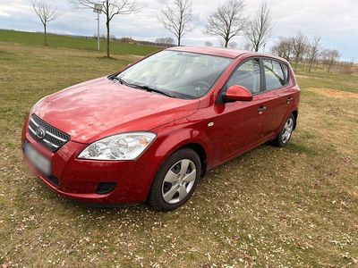 Gebraucht Kia Ceed 80 PS (58 kW) 2009 Rot Kleinwagen