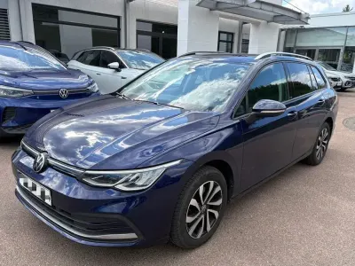 Używany VW Golf VIII Active 116 KM (85 kW) 2022 Niebieski Kombi