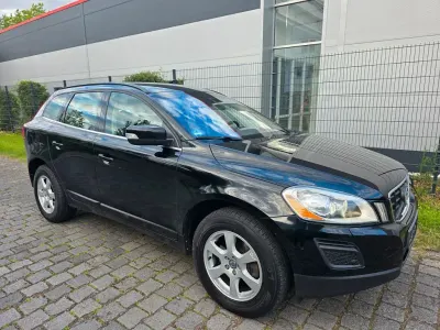 Gebraucht Volvo XC60 Momentum 163 PS (119 kW) 2012 Schwarz SUV