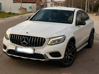 Używany Mercedes GLC250 204 KM (150 kW) 2017 Biały Coupe