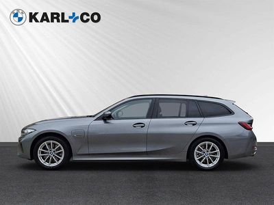 Grau Gebraucht 2022 BMW 320e Sport Line Kombi | 28.468 € (Fairer Preis)