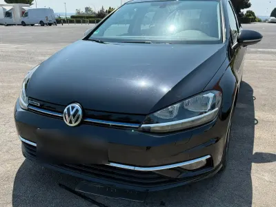 Używany VW Golf VII Comfortline 131 KM (96 kW) 2019 Czarny Sedan/Limuzyna