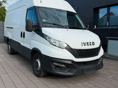 Gebraucht Iveco Daily 140 PS (102 kW) 2020 Weiß Van / Kleinbus