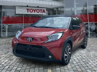Ny Toyota Aygo 72 HK (52 kW) 2025 Rød Hatchback