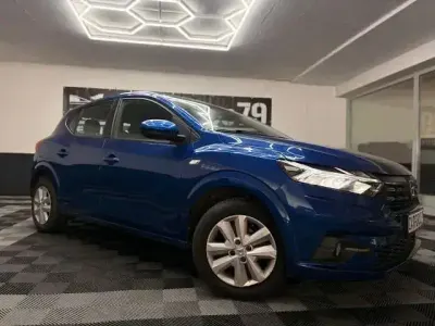 Second-hand Dacia Sandero Comfort 91 CP (66 kW) 2021 Albastru Hatchback