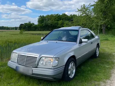Gebraucht Mercedes E220 Sportline 150 PS (110 kW) 1994 Silber Coupé