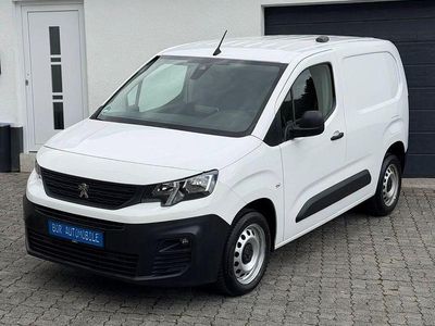Gebraucht Peugeot Partner Premium 102 PS (75 kW) 2021 Weiß Van / Kleinbus