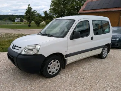 Gebraucht Peugeot Partner 75 PS (55 kW) 2010 Weiß Van / Kleinbus